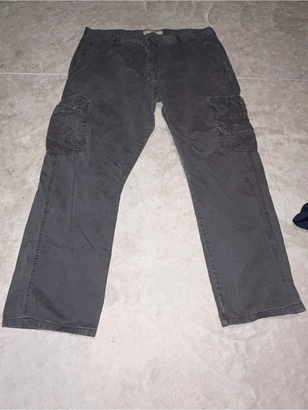 Wrangler Men's Charcoal Cargo Pants with Side Pockets
